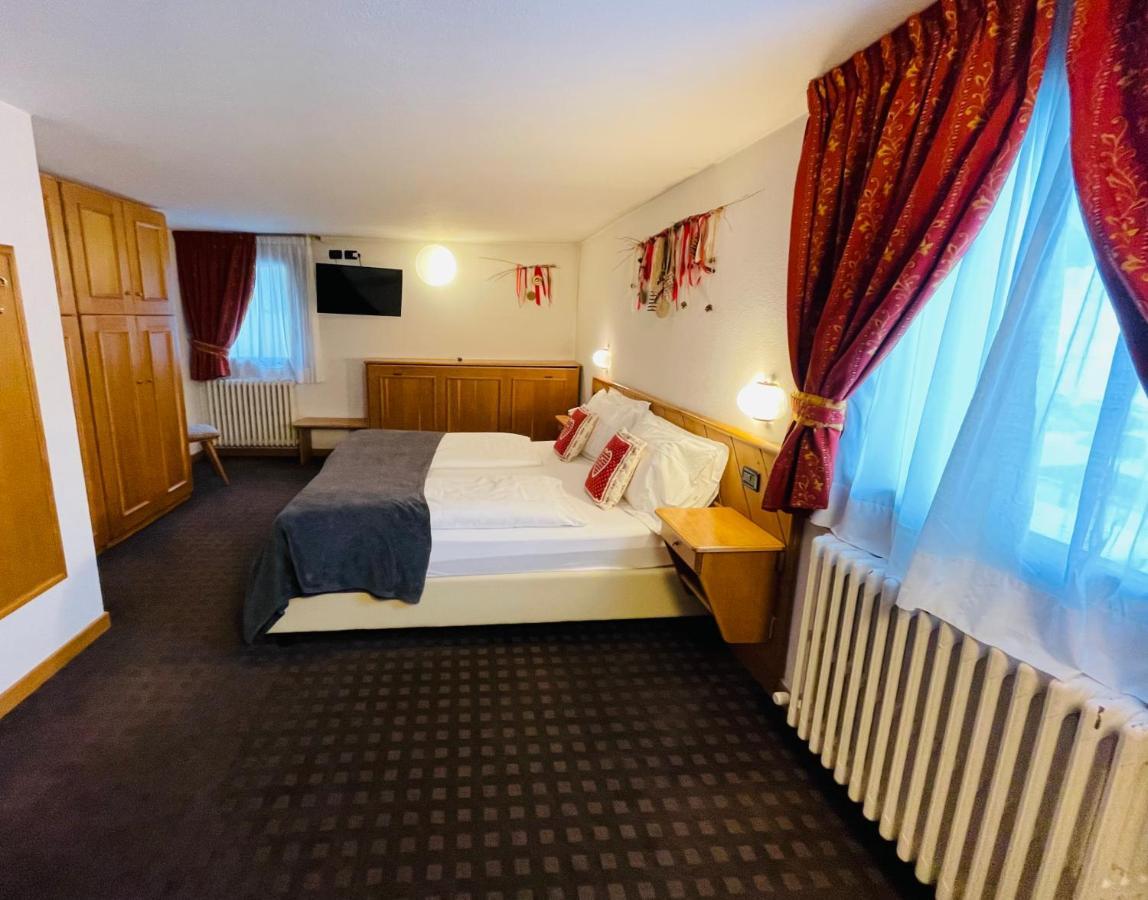 Hotel Piccolo Tibet ลีวินโญ ภายนอก รูปภาพ