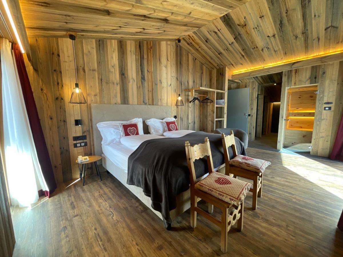 Hotel Piccolo Tibet ลีวินโญ ภายนอก รูปภาพ