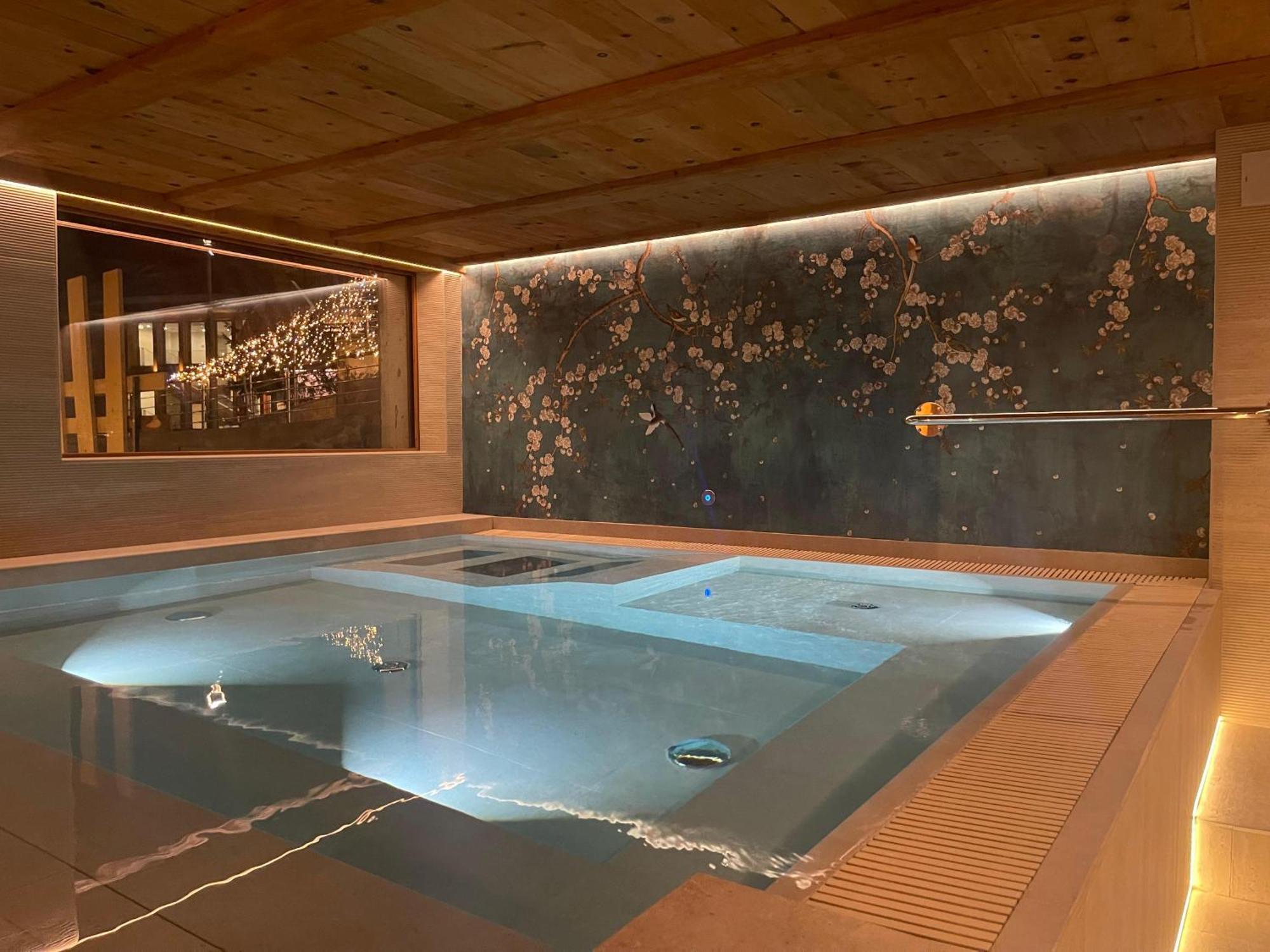 Hotel Piccolo Tibet ลีวินโญ ภายนอก รูปภาพ