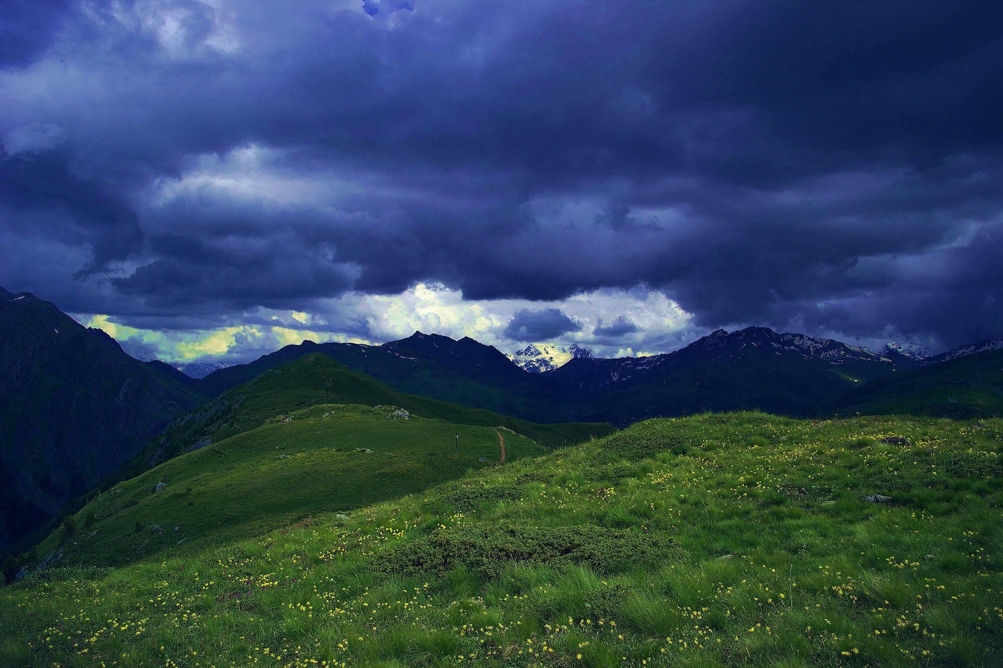 Hotel Piccolo Tibet ลีวินโญ ภายนอก รูปภาพ